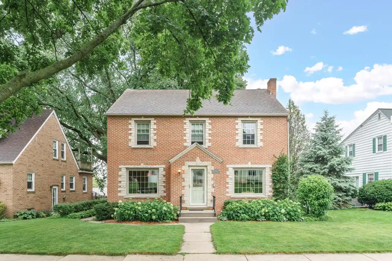 1st image of 910 Harvey Avenue Avenue, Watertown, WI 53094 | MLS# 1969053