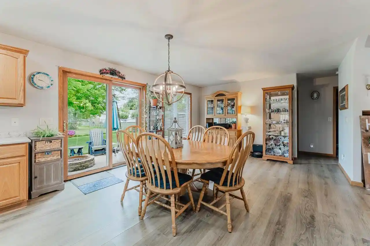 2nd image of 620 Courtland Avenue Avenue, Oshkosh, WI 54901 | MLS# 50328091