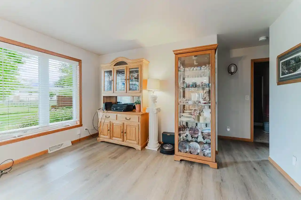 4th image of 620 Courtland Avenue Avenue, Oshkosh, WI 54901 | MLS# 50328091