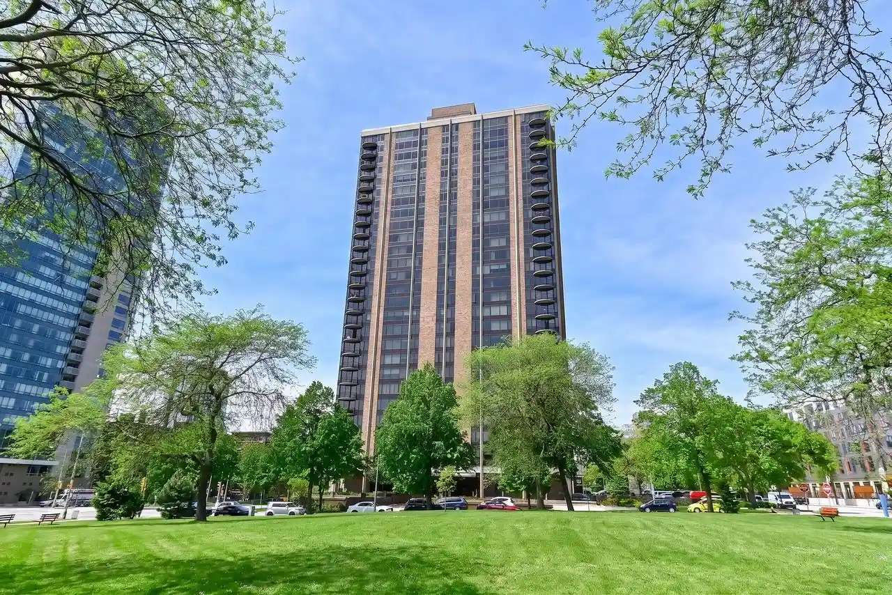 Homes for sale in Milwaukee, WI | 929 N Astor Street Street #403, Milwaukee, WI 53202 | MLS# 1969058