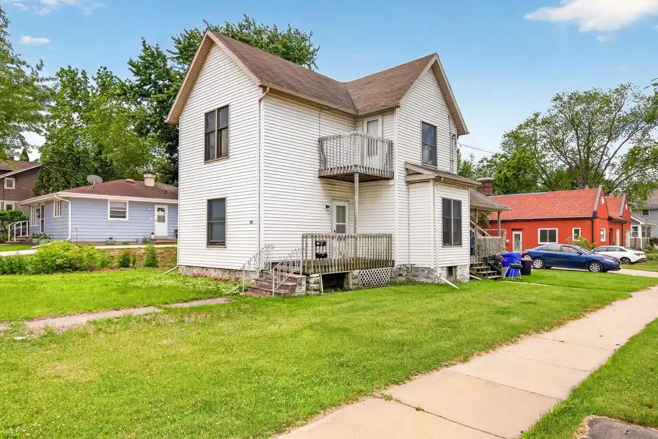 Homes for sale in Appleton, WI | 603 S Memorial Dr Dr, Appleton, WI 54914 | MLS# 50328107
