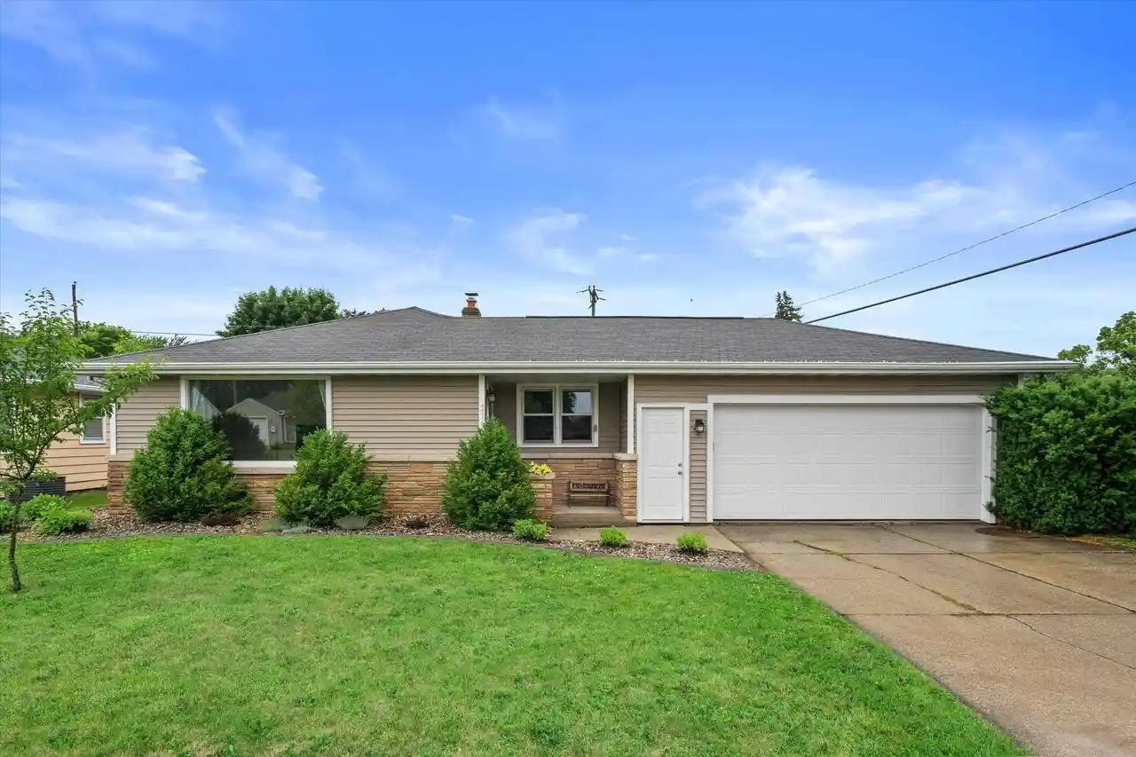 Homes for sale in Kimberly, WI | 216 S Helen Street Street, Kimberly, WI 54136 | MLS# 50328112