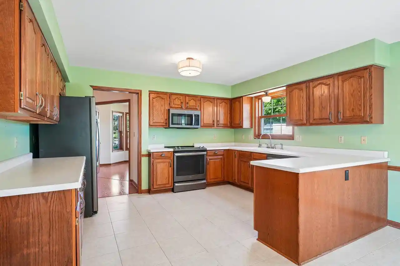 Homes for sale in Cedarburg, WI | W72N540 Cider Mill Court Court, Cedarburg, WI 53012 | MLS# 1969060