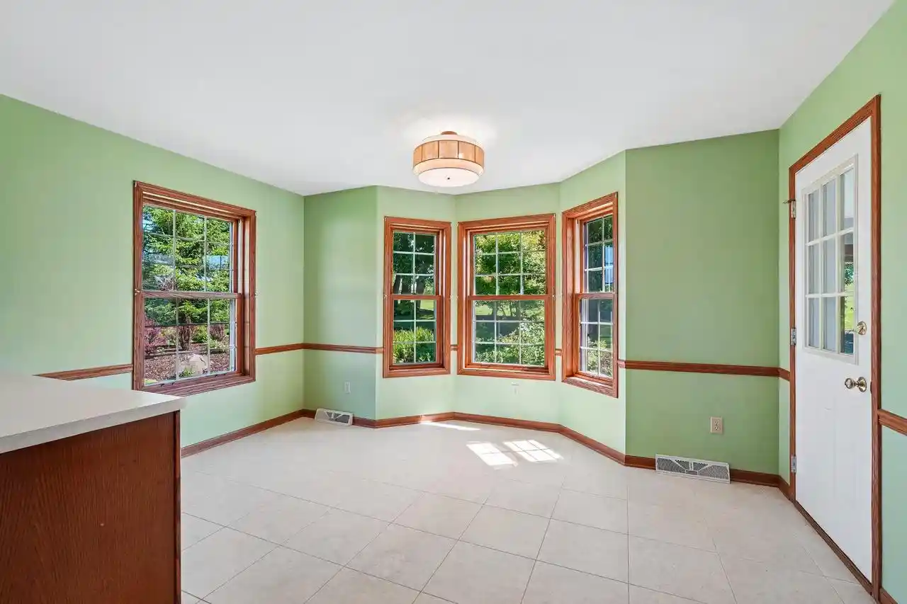 Homes for sale in Cedarburg, WI | W72n540 Cider Mill Court Court, Cedarburg, WI 53012 | MLS# 1969060