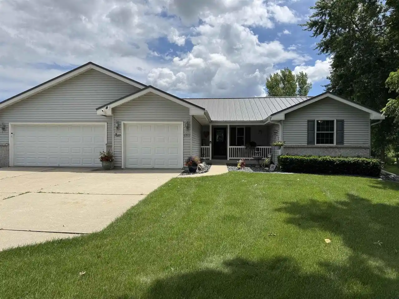 1st image of 4322 Coquette Dr Dr, Janesville, WI 53546 | MLS# 2026749