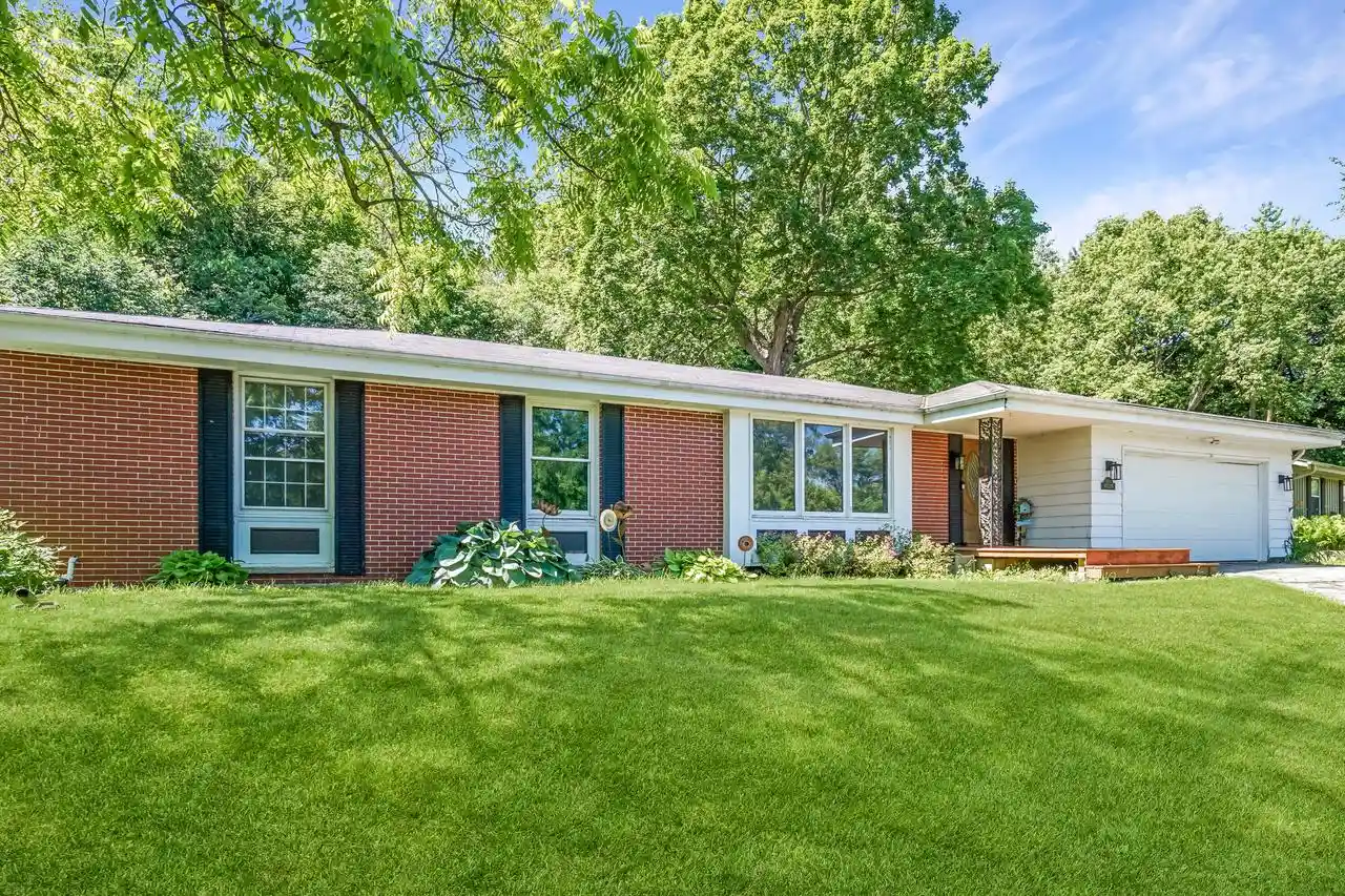 1st image of N105w21215 Oak Lane Lane, Germantown, WI 53022 | MLS# 1969080