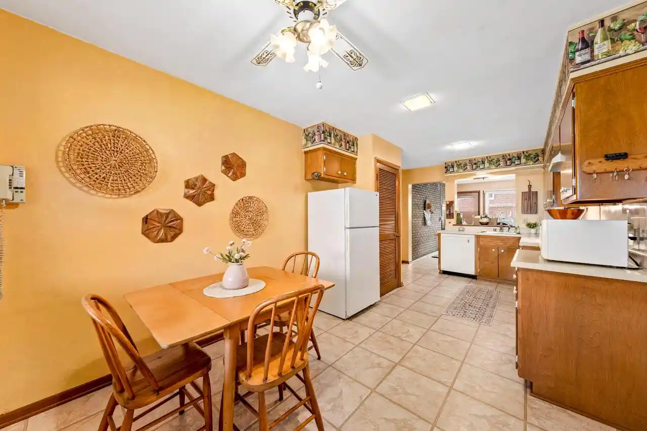 Homes for sale in Wauwatosa, WI | 11307 W Garfield Avenue Avenue, Wauwatosa, WI 53226 | MLS# 1969097