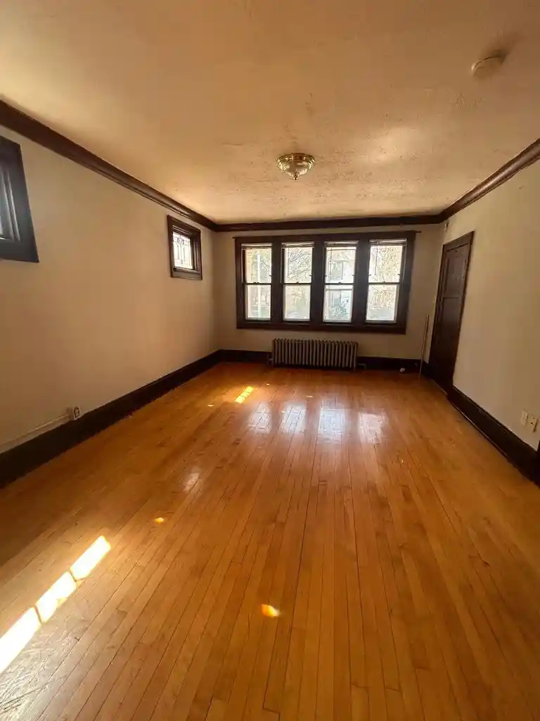 Listing Photo 4 - Condo for sale in building located at 1650 N Arlington Pl Pl, Milwaukee, WI 53202 - Unit #1652