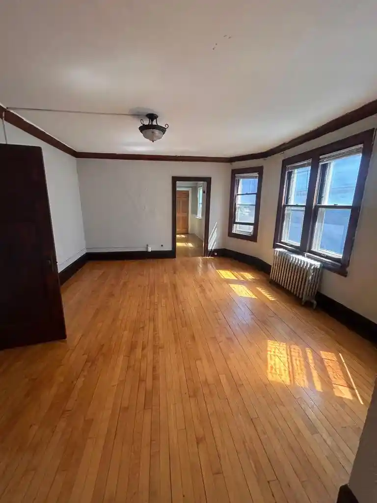 Listing Photo 5 - Condo for sale in building located at 1650 N Arlington Pl Pl, Milwaukee, WI 53202 - Unit #1652