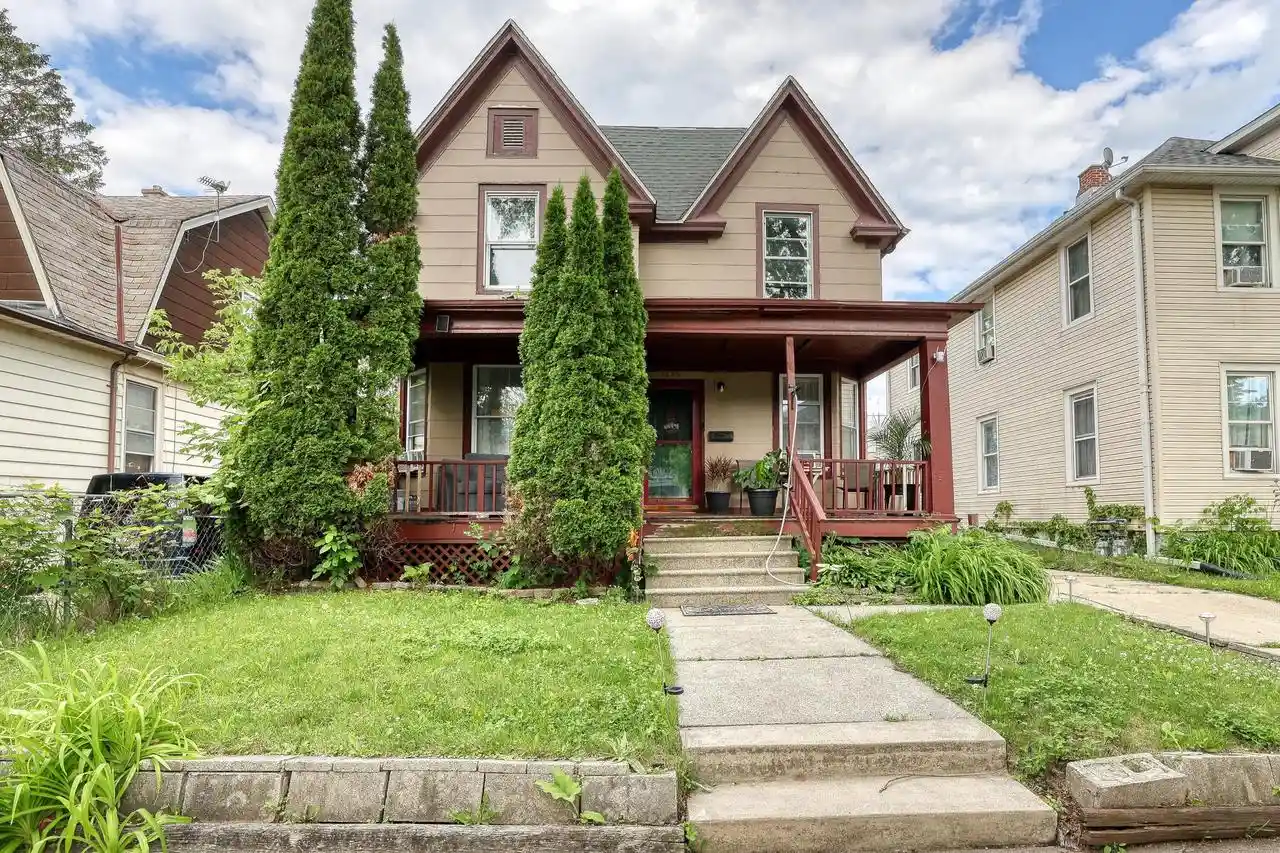 Homes for sale in Racine, WI | 1525 Owen Avenue Avenue, Racine, WI 53403 | MLS# 1969099