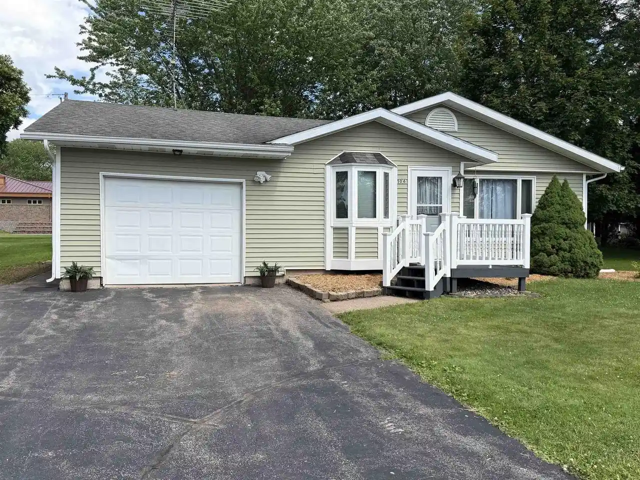 Homes for sale in Colby, WI | 106 S 6th Street Street, Colby, WI 54421 | MLS# 22602943