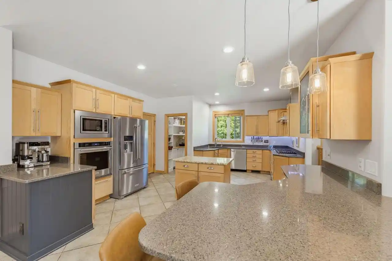 2nd image of W266n6696 Beacon Hills Dr Dr, Sussex, WI 53089 | MLS# 1969143