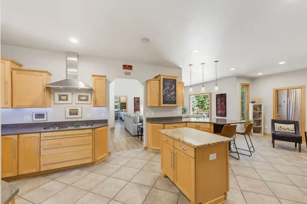 4th image of W266N6696 Beacon Hills Dr Dr, Sussex, WI 53089 | MLS# 1969143