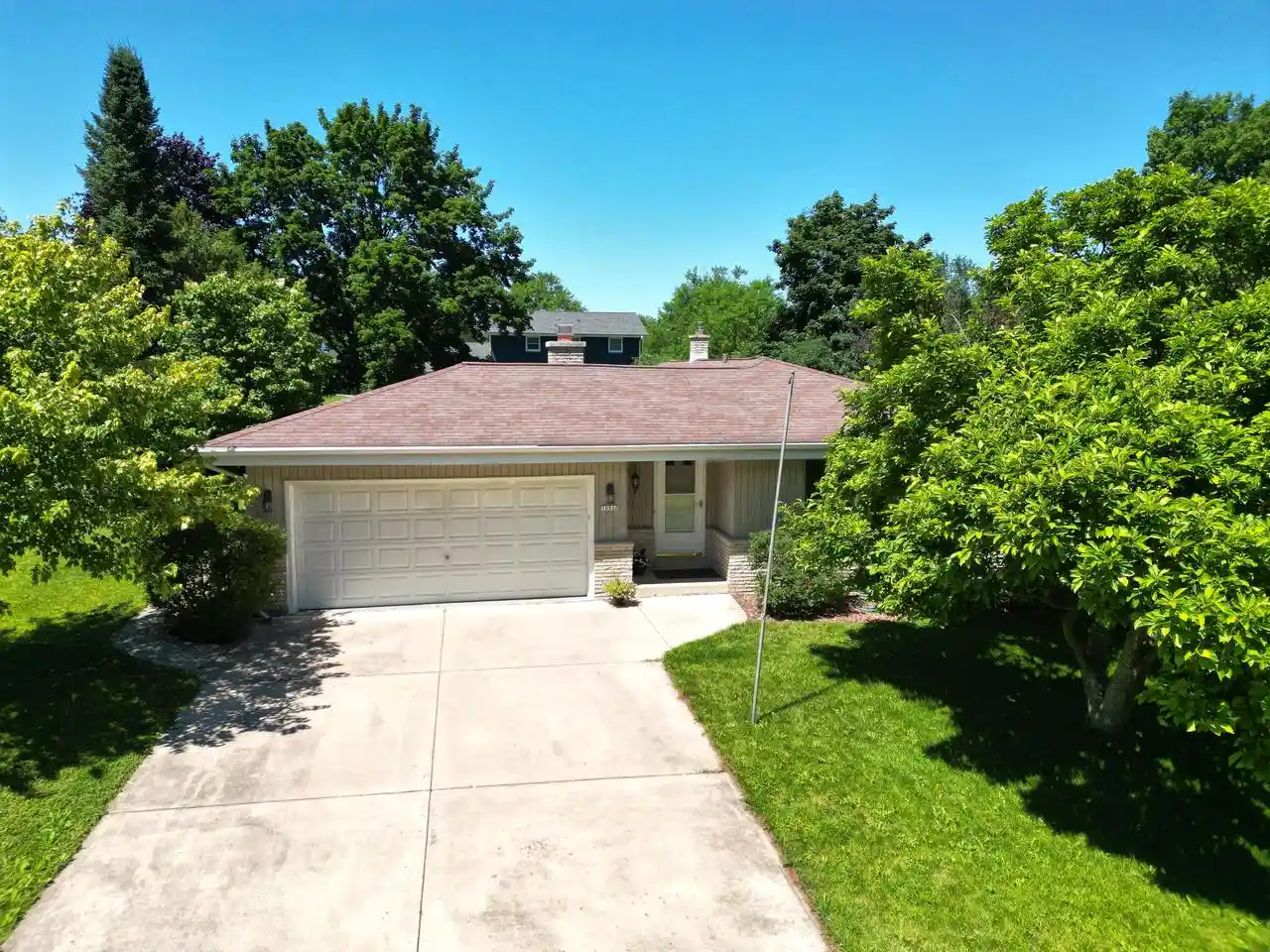 Homes for sale in Franklin, WI | 10520 W Monastery Dr Dr, Franklin, WI 53132 | MLS# 1969149