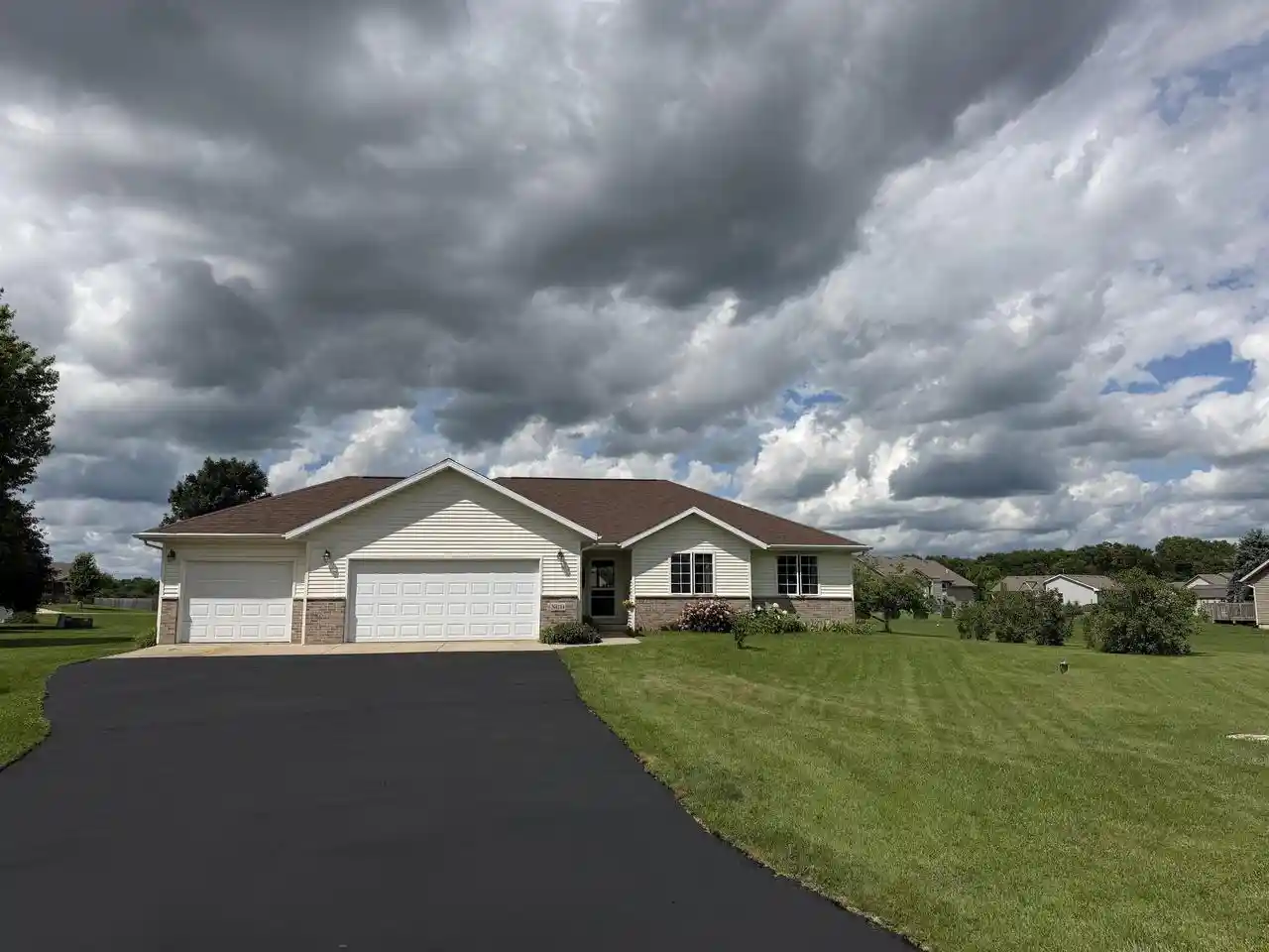 Homes for sale in Brodhead, WI | N4194 Country Club Dr Dr, Brodhead, WI 53520 | MLS# 2026786