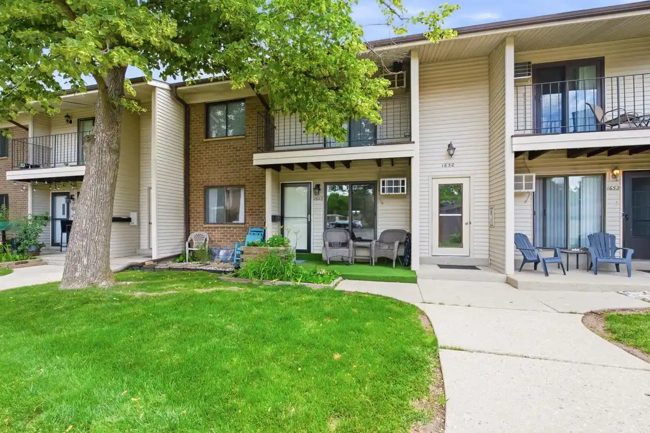 Homes for sale in New Berlin, WI | 1646 S Carriage Lane Lane #2, New Berlin, WI 53151 | MLS# 1969168