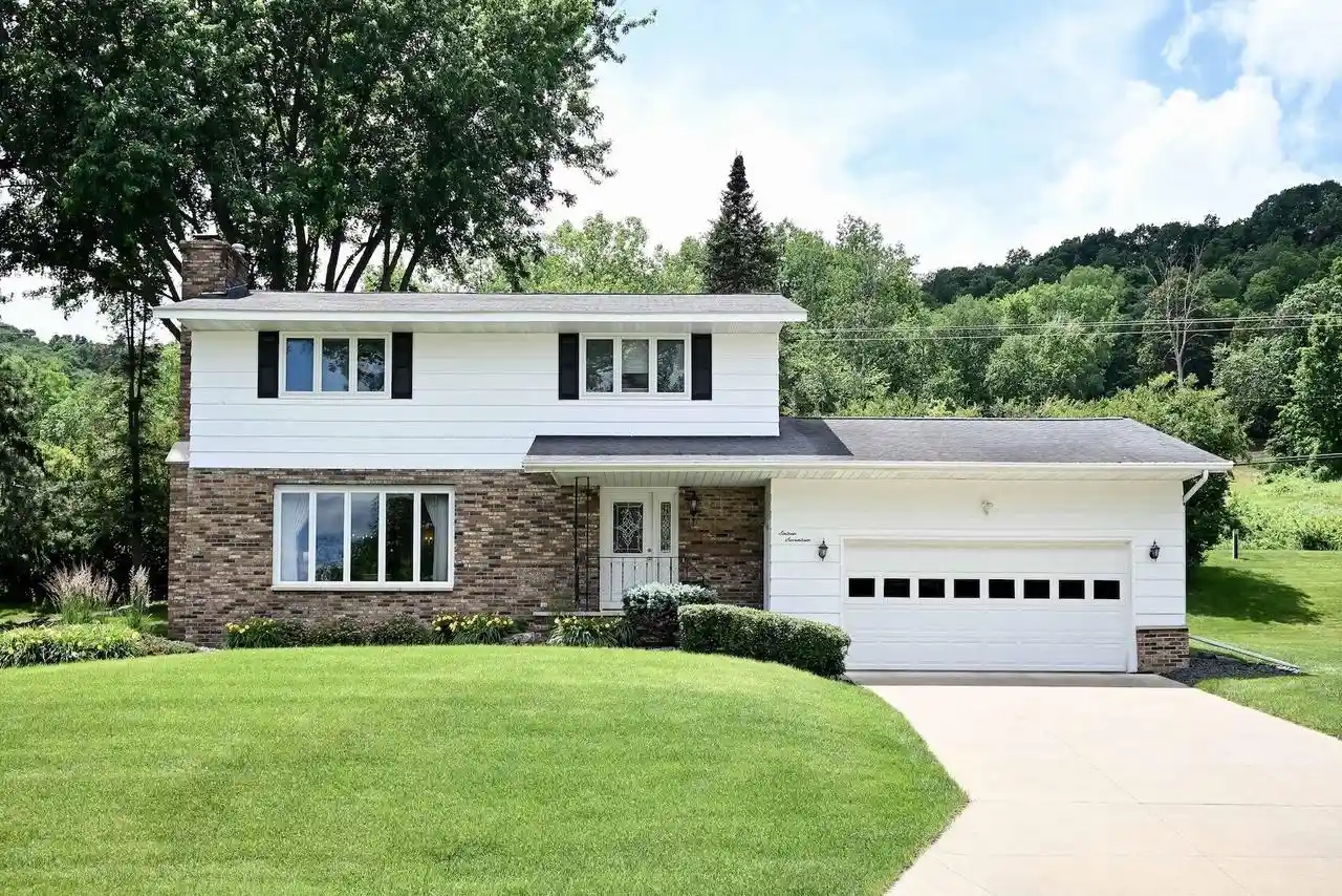 1st image of 1617 Circle Dr Dr, Winona, MN 55987 | MLS# 1969176