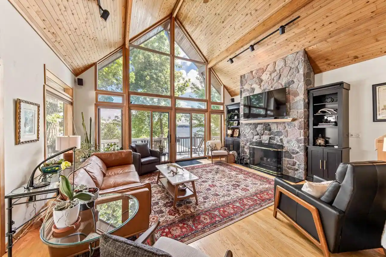 Photo 3 of Single family home for sale at 4 Dartmouth Rd, Williams Bay, WI 53191 | MLS# 1969177 | Listing updated on 2026-10-29