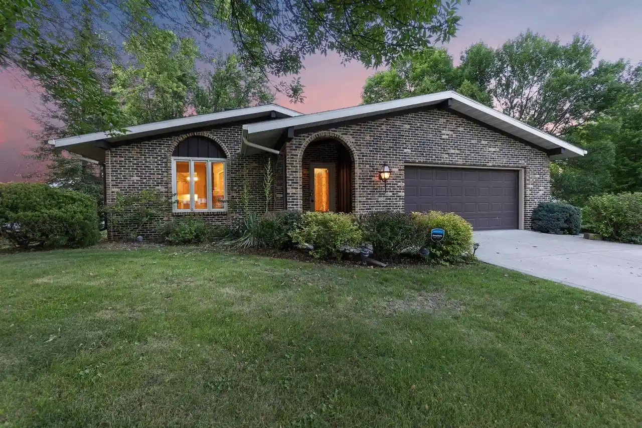 1st image of 323 Old Pioneer Road Road, Fond Du Lac, WI 54935 | MLS# 50328201