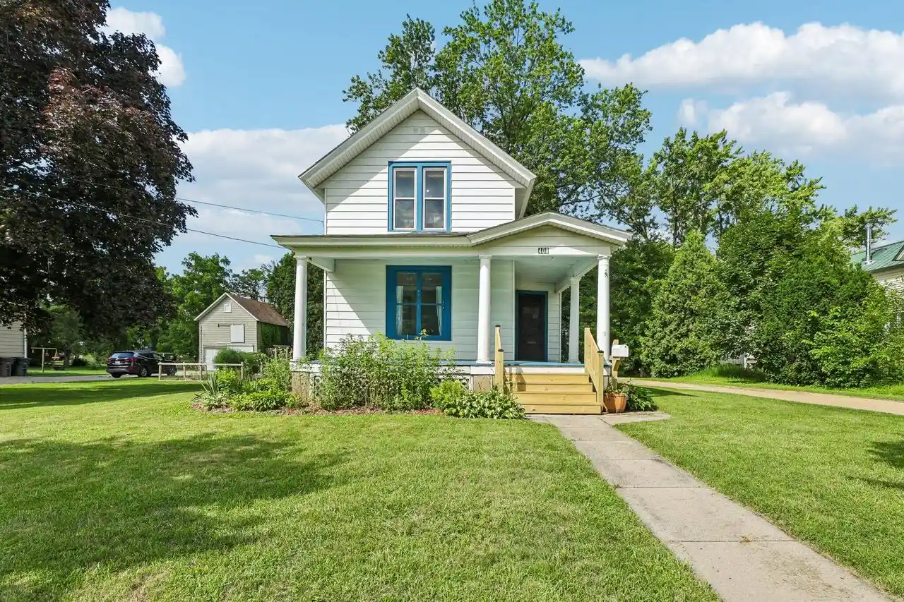 Homes for sale in Lake Mills, WI | 400 E Washington Street Street, Lake Mills, WI 53551 | MLS# 1969242