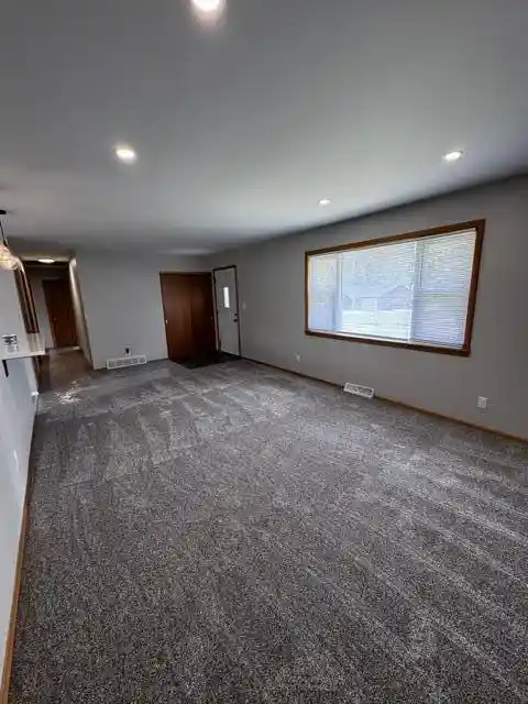 4th image of N92W17274 Forest Dr Dr, Menomonee Falls, WI 53051 | MLS# 1969243