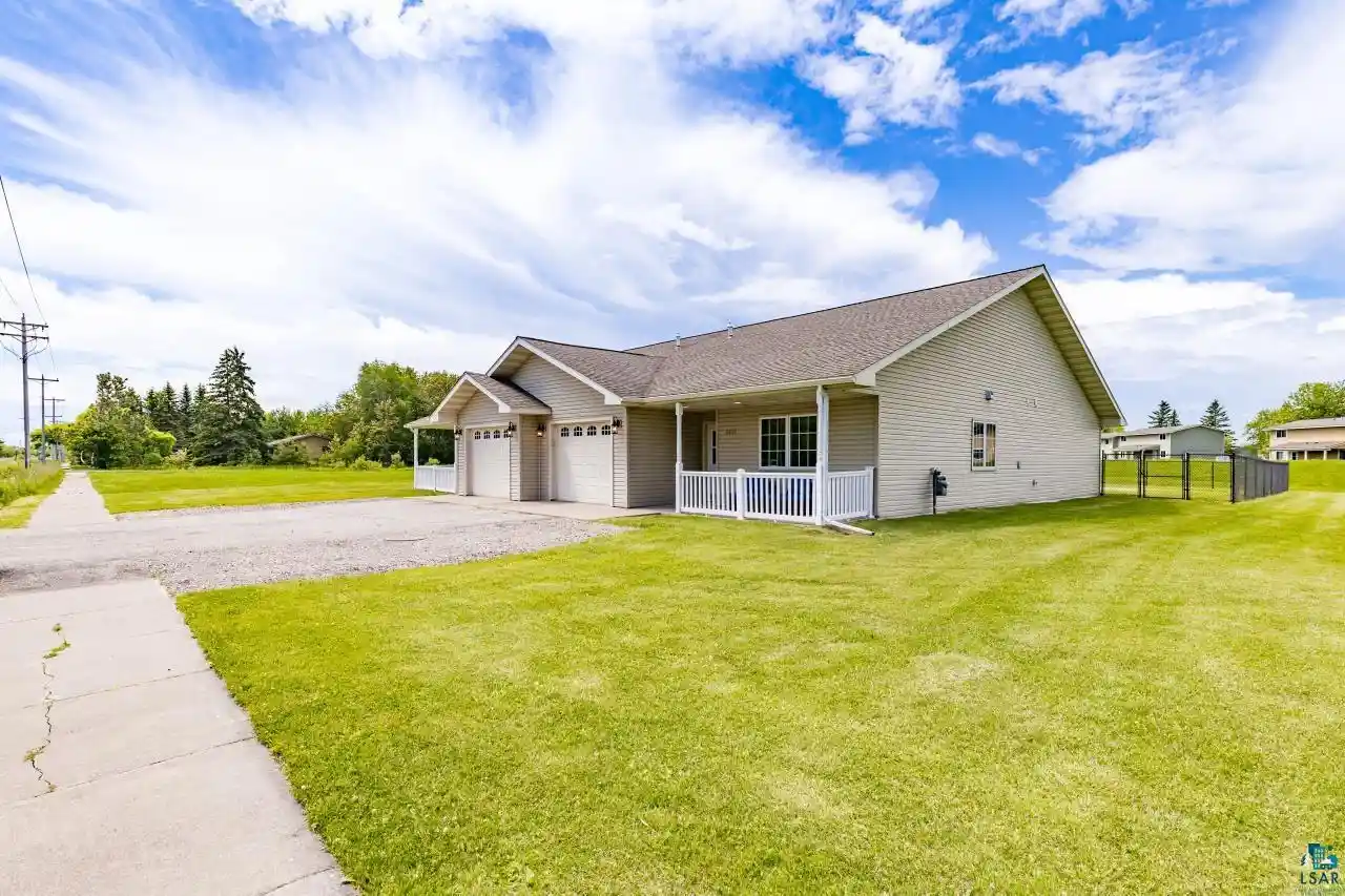 90th image of 2227&2229 Bardon Ave Ave, Superior, WI 54880 | MLS# 6126368