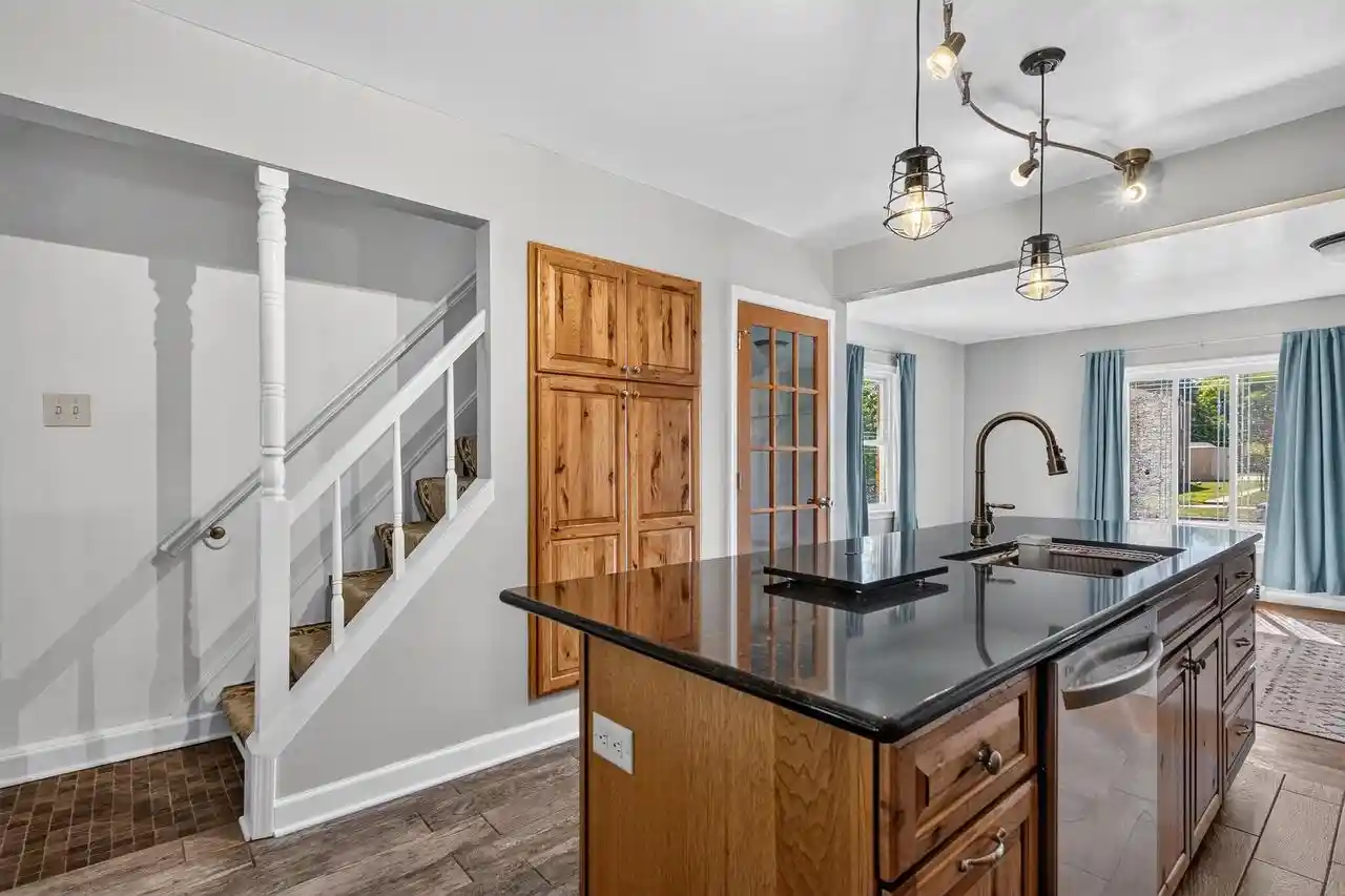 2nd image of 2833 S 10th Street Street, Sheboygan, WI 53081 | MLS# 1969245