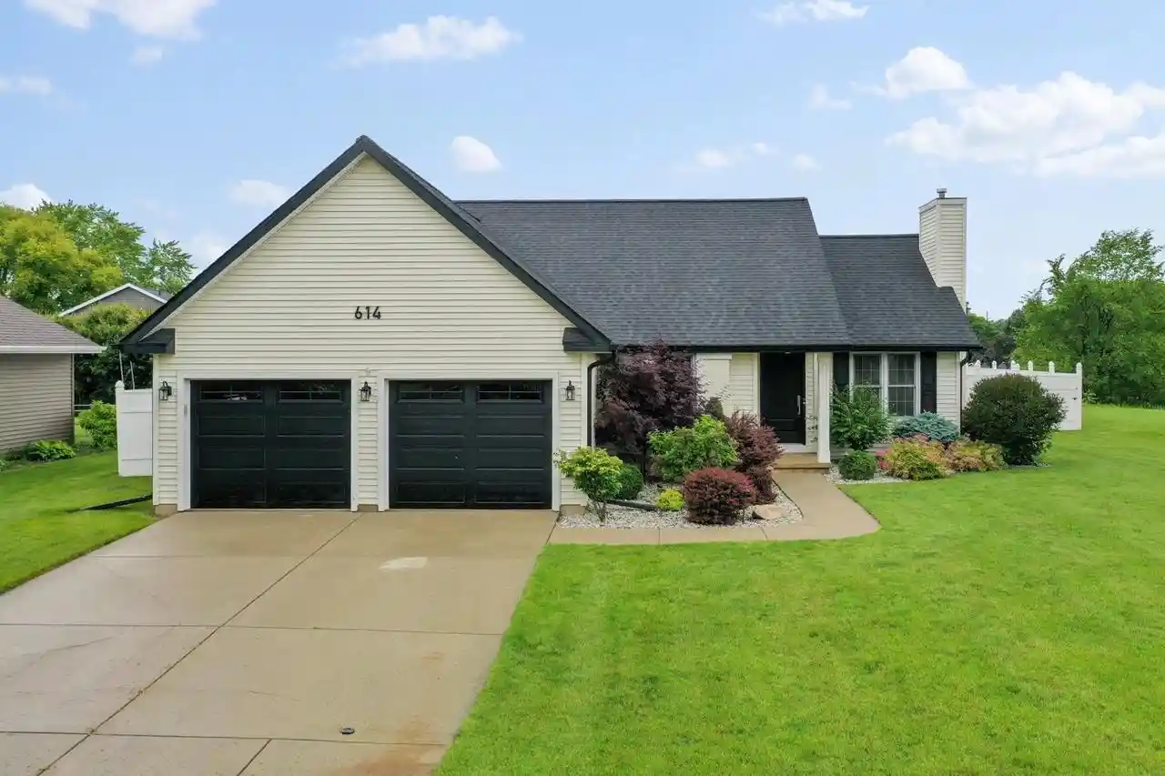 Photo 1 of Single family home for sale at 614 Stonehedge Road Road, Green Bay, WI 54302 | MLS# 50328209 | Listing updated on 2026-09-14