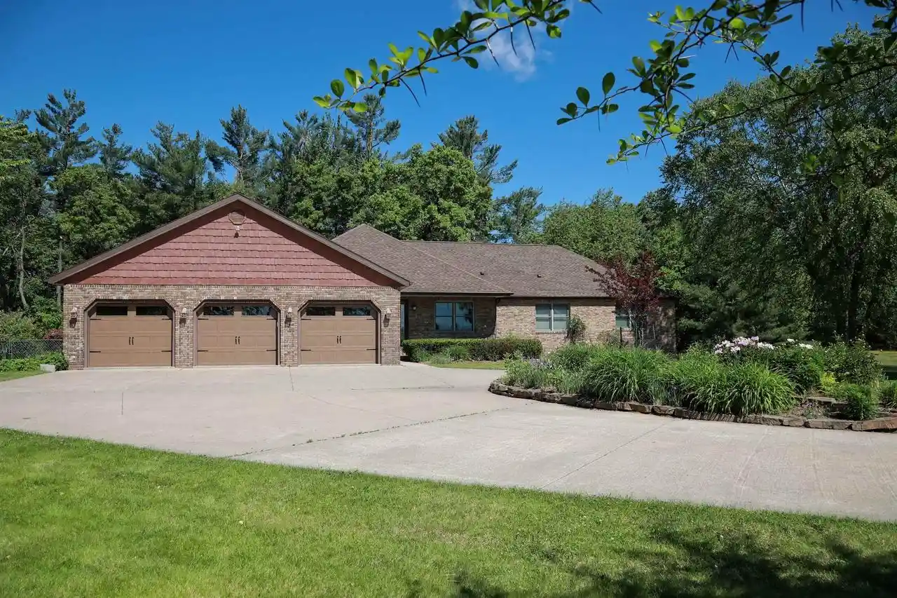 1st image of 1424 Oxbow Road Road, Stevens Point, WI 54482 | MLS# 22602951
