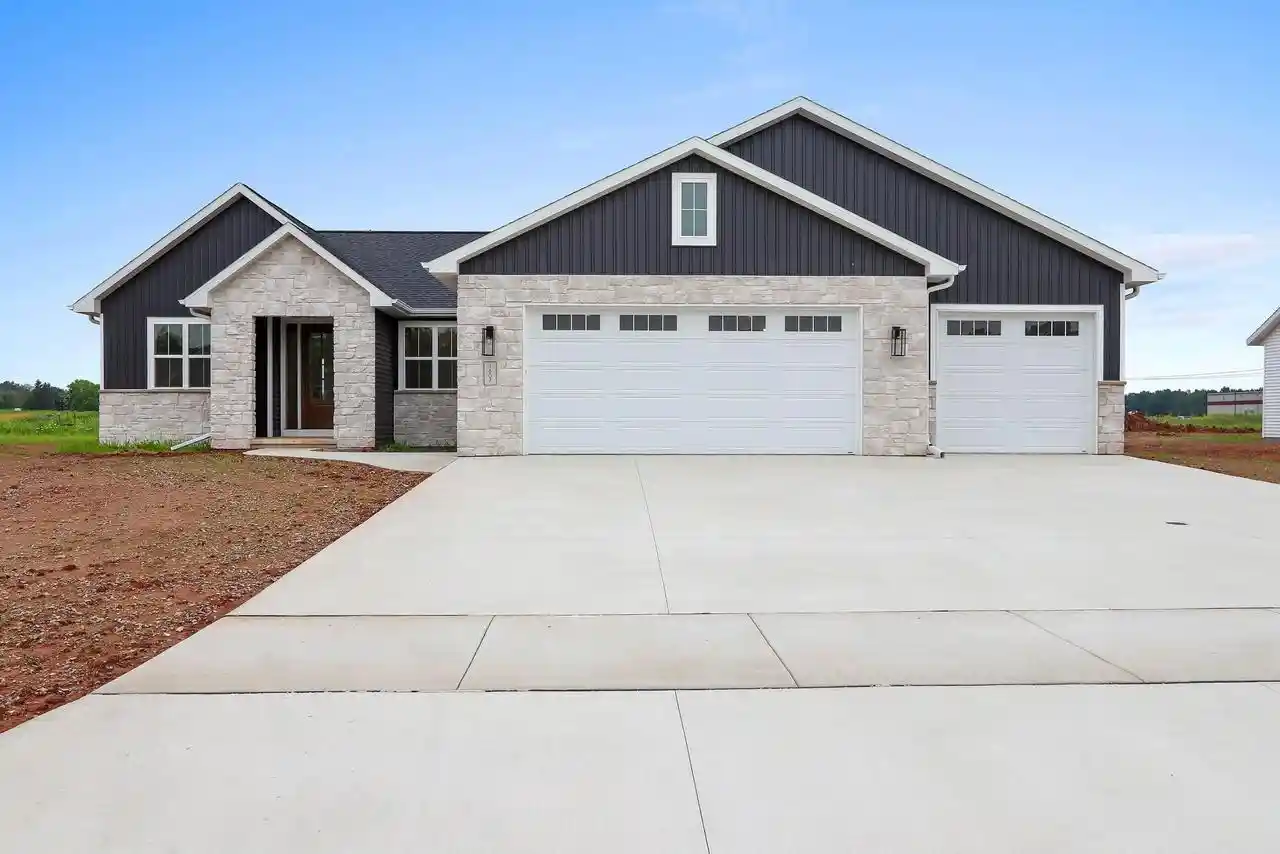 1st image of 1607 Torchwood Trail Trail, De Pere, WI 54115 | MLS# 50328216