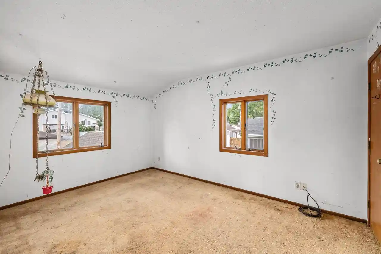 Homes for sale in La Crosse, WI | 2512 Travis Street Street, La Crosse, WI 54601 | MLS# 1969266