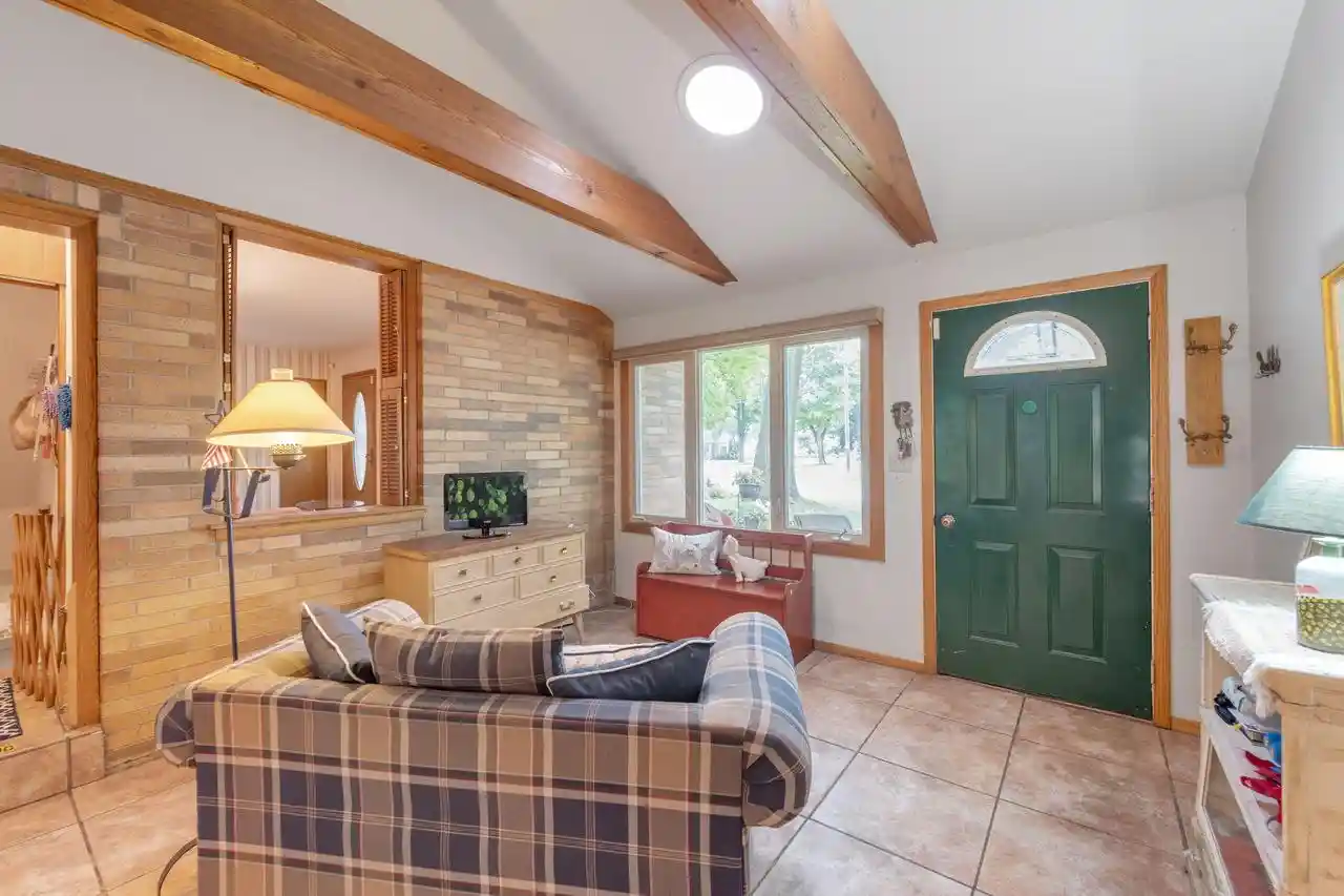 Homes for sale in Glendale, WI | 2450 W Wingate Avenue Avenue, Glendale, WI 53209 | MLS# 1969275