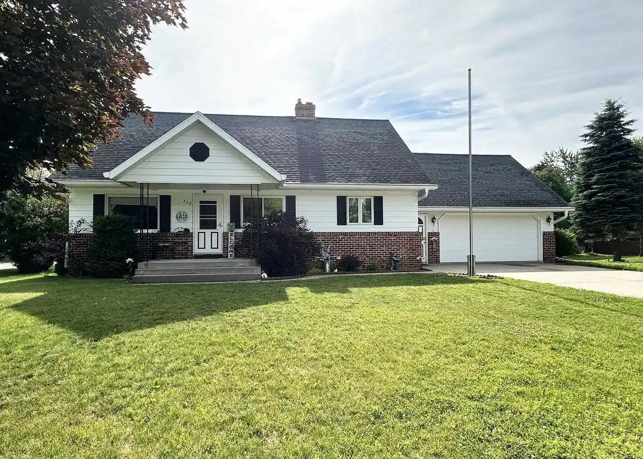 Homes for sale in Oconto Falls, WI | 262 Park Avenue Avenue, Oconto Falls, WI 54154 | MLS# 50328218
