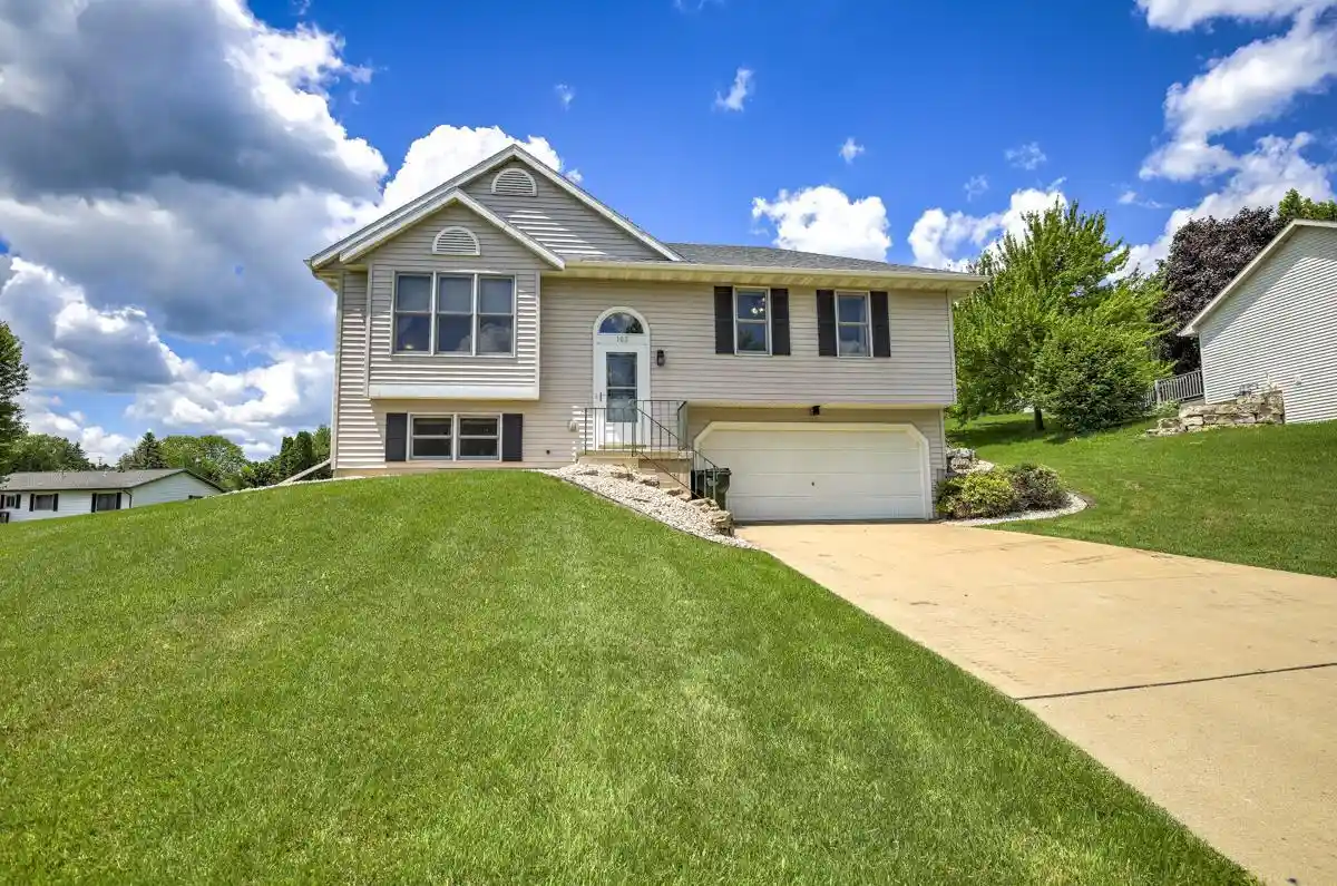 Homes for sale in Barneveld, WI | 103 Victoria Lane Lane, Barneveld, WI 53507 | MLS# 2026839