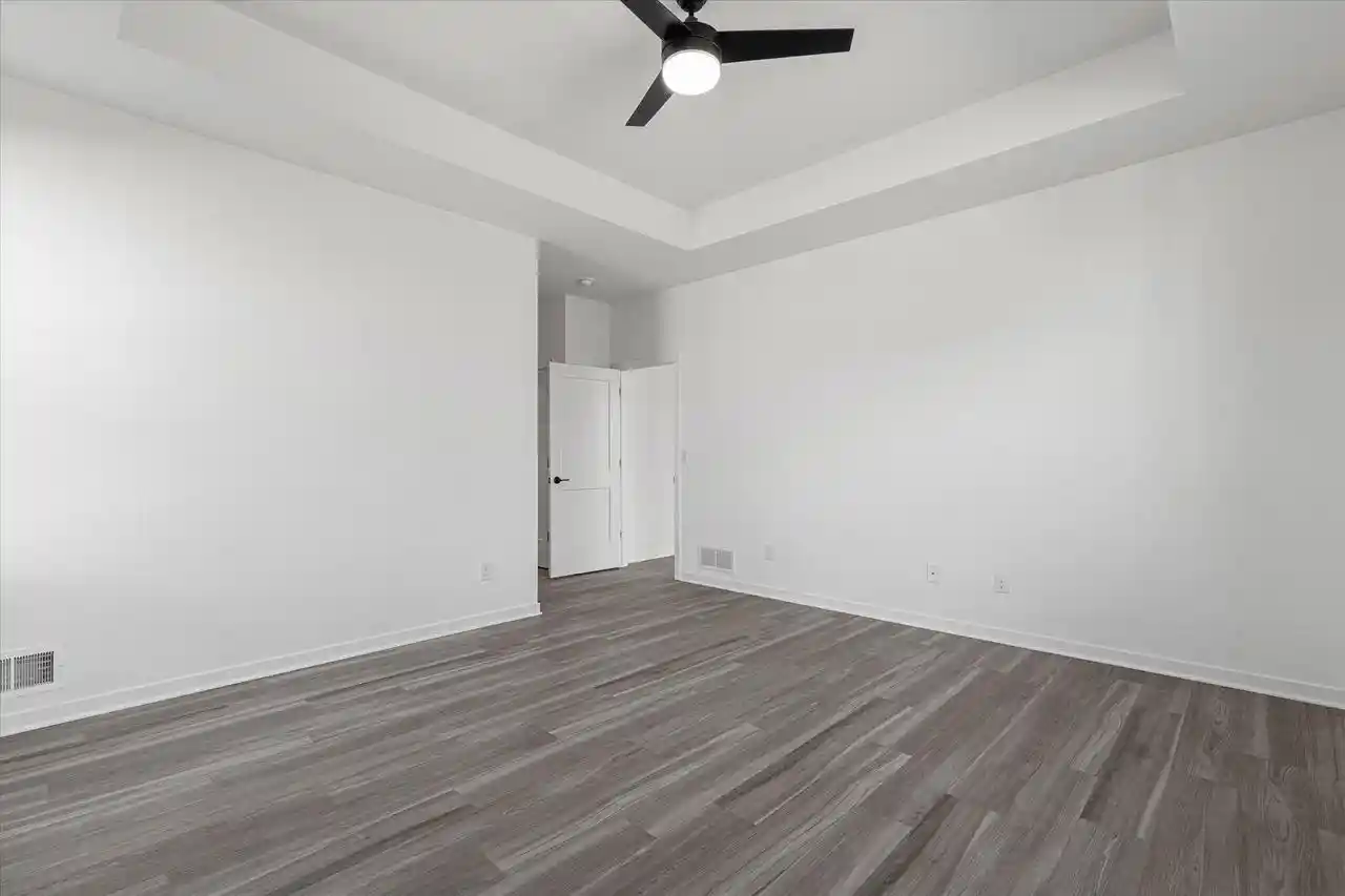 4th image of W251N2399 Valleyview Circle Circle, Pewaukee, WI 53072 | MLS# 1969285