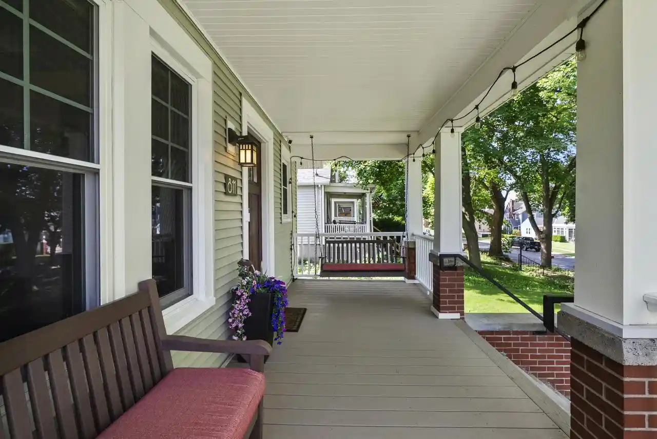 2nd image of 811 Harvey Avenue Avenue, Watertown, WI 53094 | MLS# 1969298