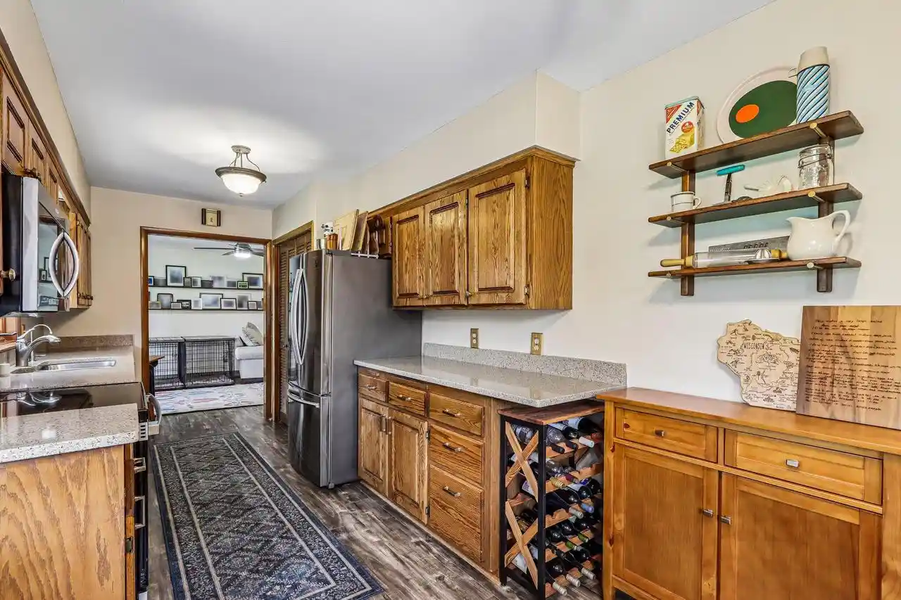2nd image of 926 Parkview Lane Lane, Mukwonago, WI 53149 | MLS# 1969294