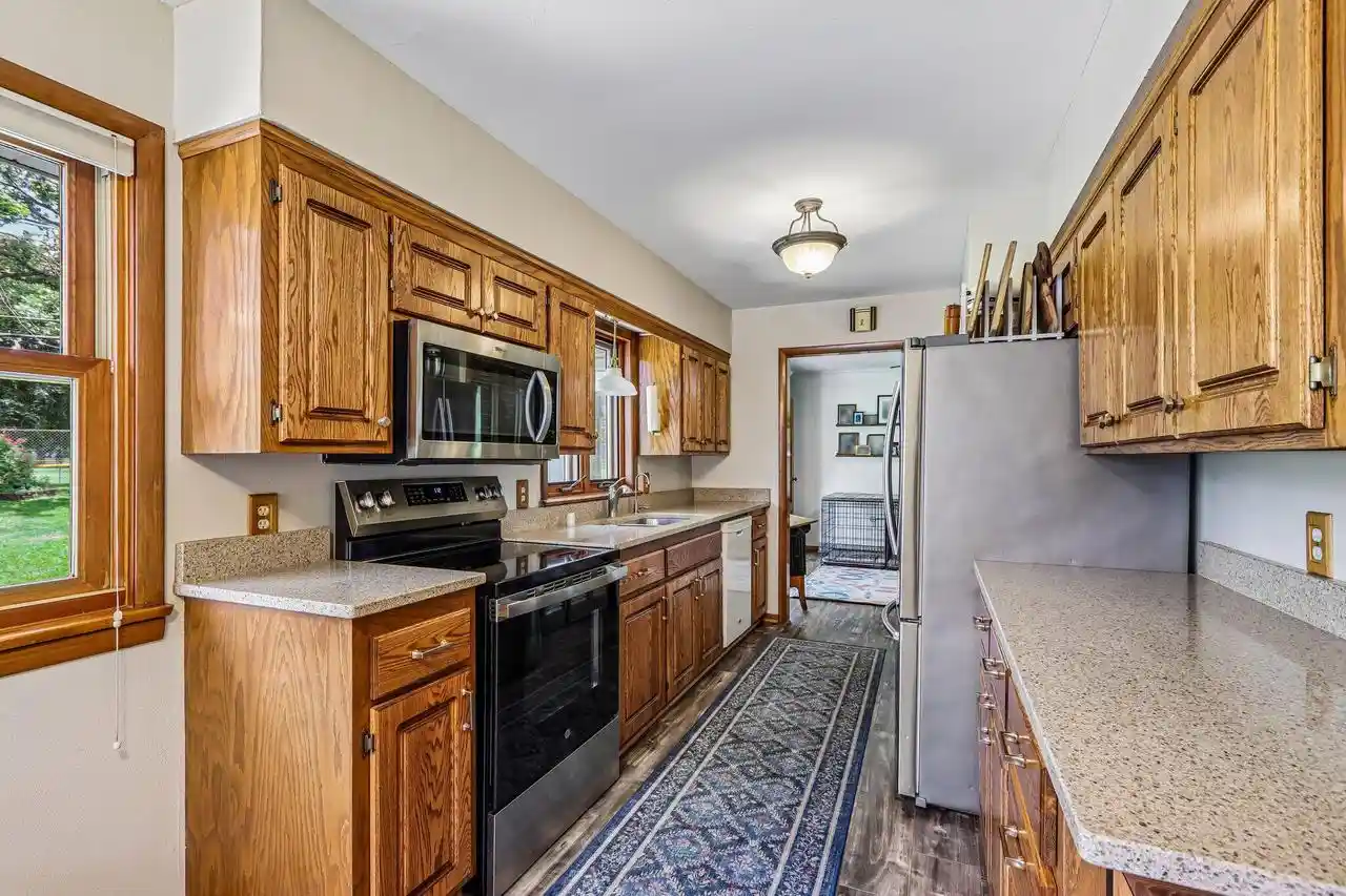 3rd image of 926 Parkview Lane Lane, Mukwonago, WI 53149 | MLS# 1969294