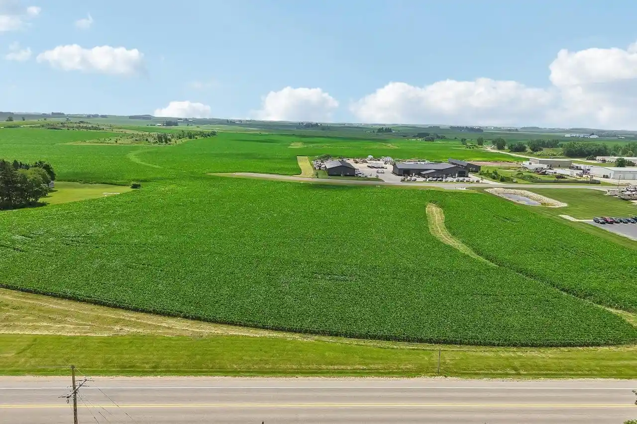 3rd image of 2096 Ac Hwy 51, Arlington, WI 53911 | MLS# 2026848