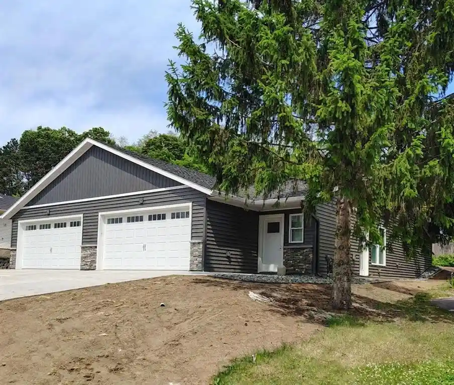 1st image of 1321 Carpenter Avenue Avenue, Eau Claire, WI 54703 | MLS# 1602671