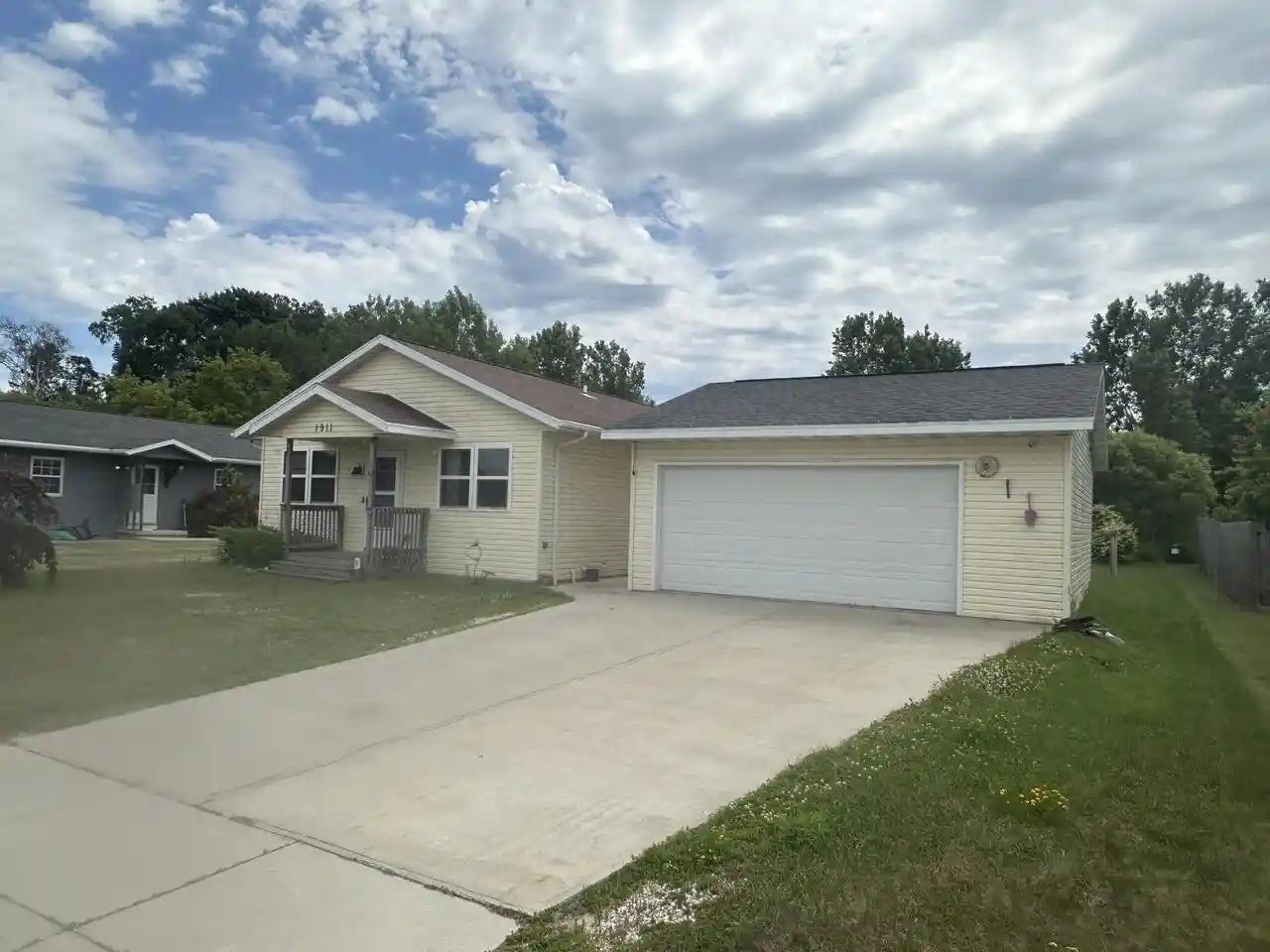 3rd image of 1911 Flambeau Street Street, Manitowoc, WI 54220 | MLS# 1969328