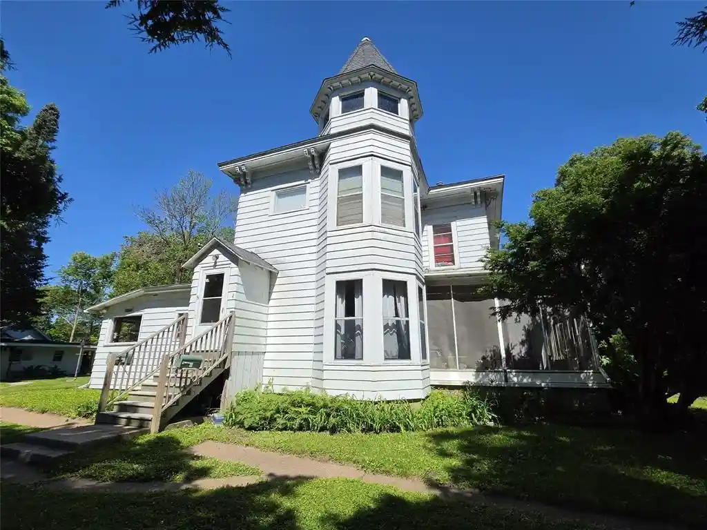 Homes for sale in Chippewa Falls, WI | 940 Bridge Street Street #1-4, Chippewa Falls, WI 54729 | MLS# 1602667