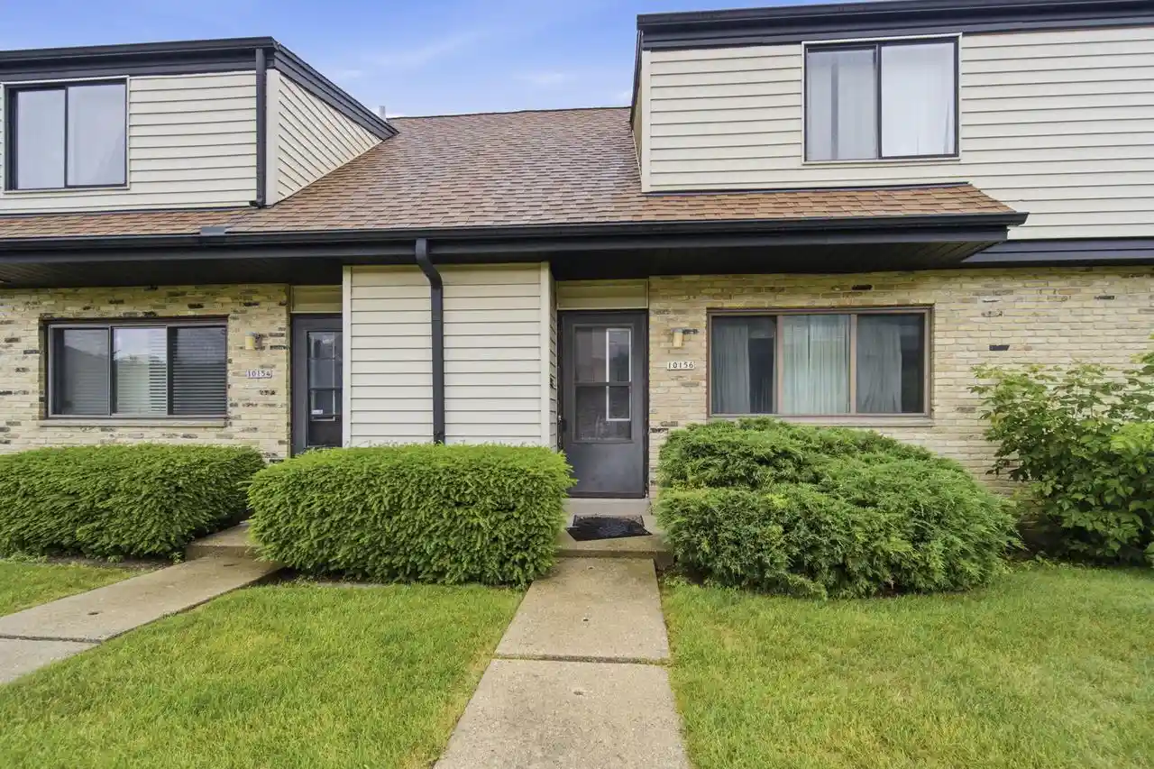 Homes for sale in Milwaukee, WI | 10156 W Kiehnau Avenue Avenue, Milwaukee, WI 53224 | MLS# 1969348