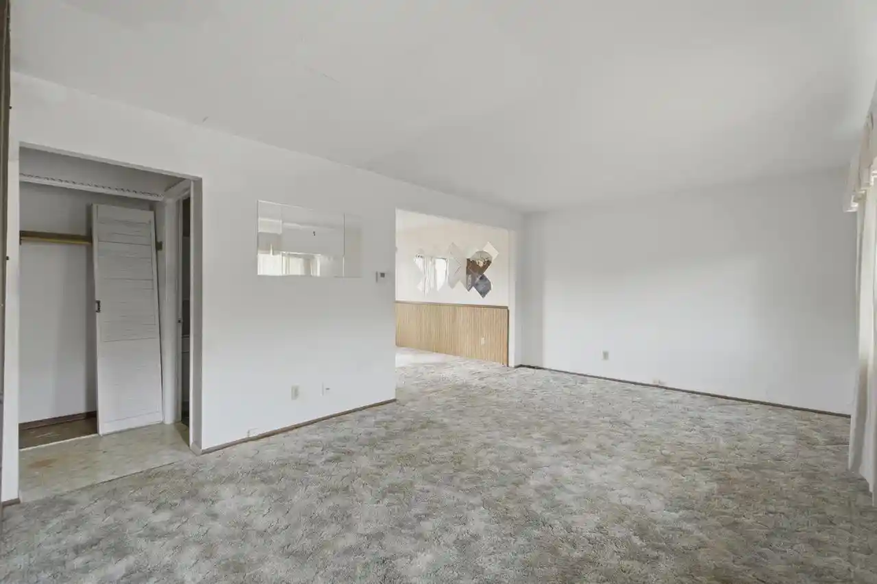 Homes for sale in Milwaukee, WI | 10156 W Kiehnau Avenue Avenue, Milwaukee, WI 53224 | MLS# 1969348