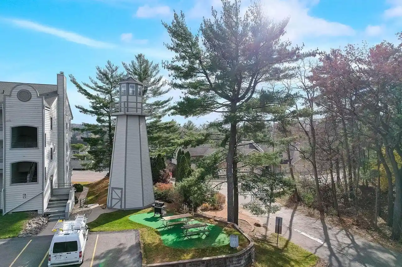 34th image of 530 E Hiawatha Dr Dr #102, Wisconsin Dells, WI 53965 | MLS# 2026882