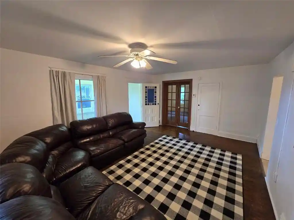 2nd image of 914 6th Avenue Avenue, Menomonie, WI 54751 | MLS# 1602376