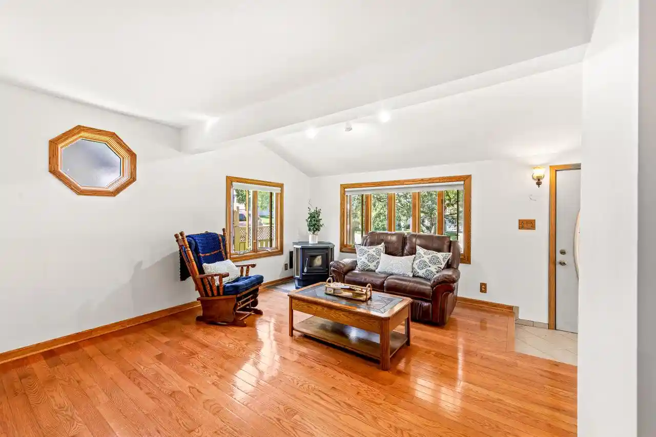 52nd image of 1538 3rd Street Street, Delafield, WI 53018 | MLS# 1969365