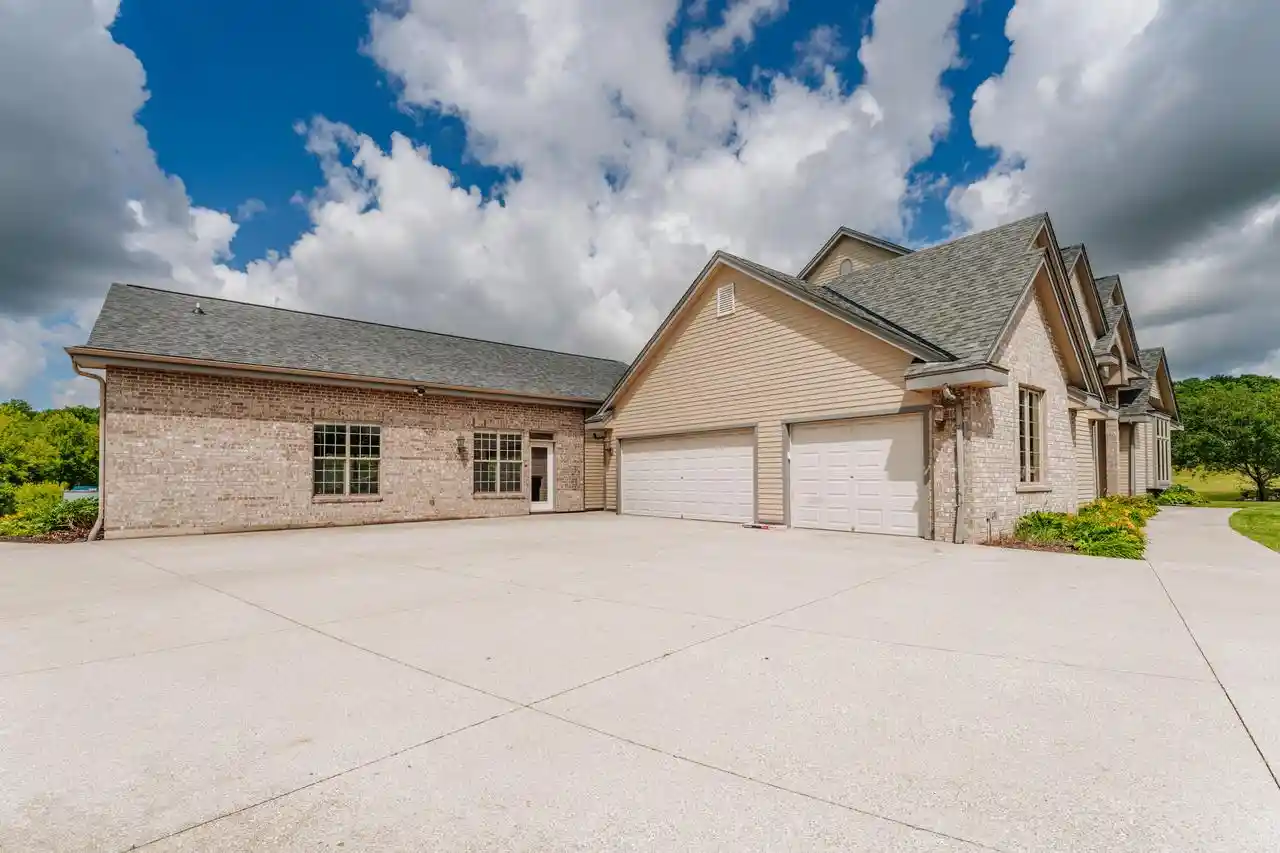 4th image of 3976 Woodridge Court Court, Colgate, WI 53017 | MLS# 1969366