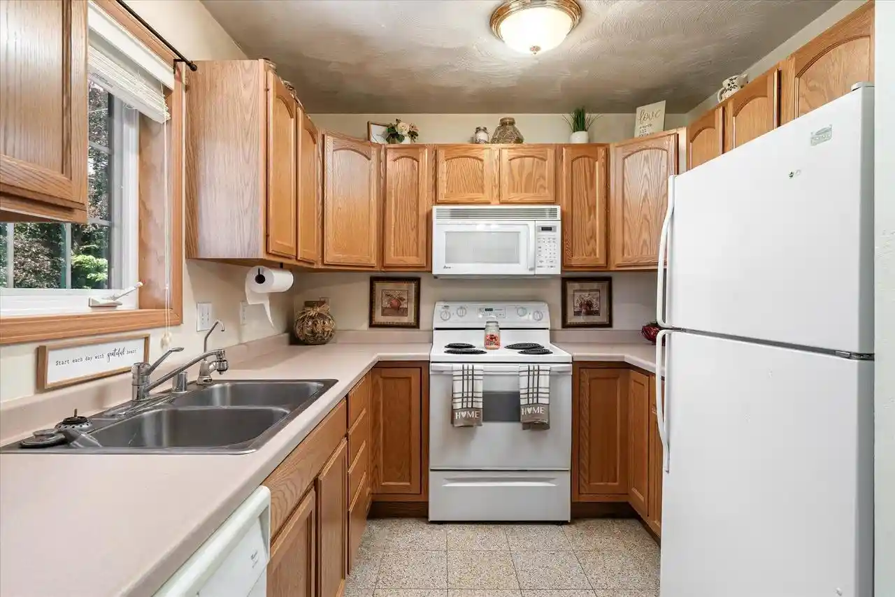 2nd image of 808 Cedar Dr Dr, La Crescent, MN 55947 | MLS# 1969368