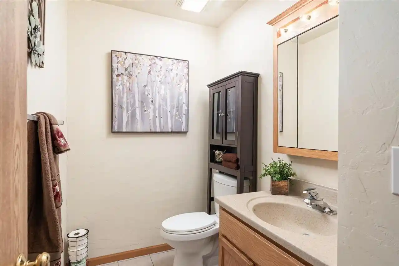 3rd image of 808 Cedar Dr Dr, La Crescent, MN 55947 | MLS# 1969368